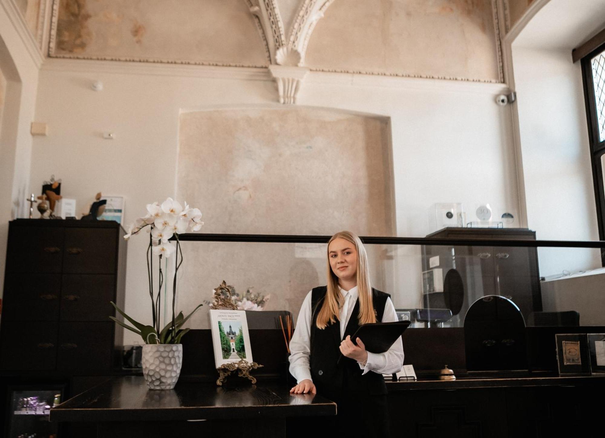 Hotel Monte Pacis In Pazaislis Kaunas Exteriér fotografie