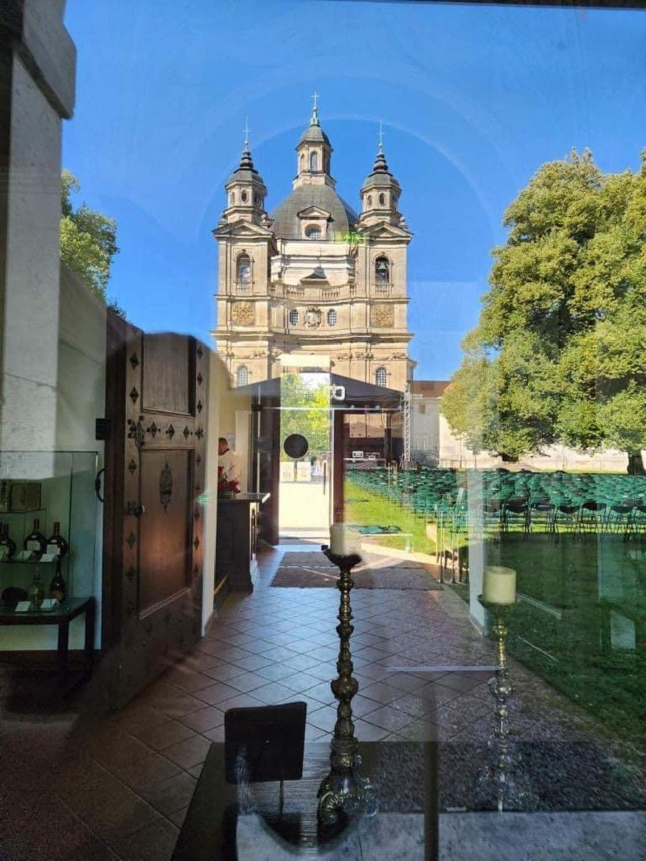 Hotel Monte Pacis In Pazaislis Kaunas Exteriér fotografie